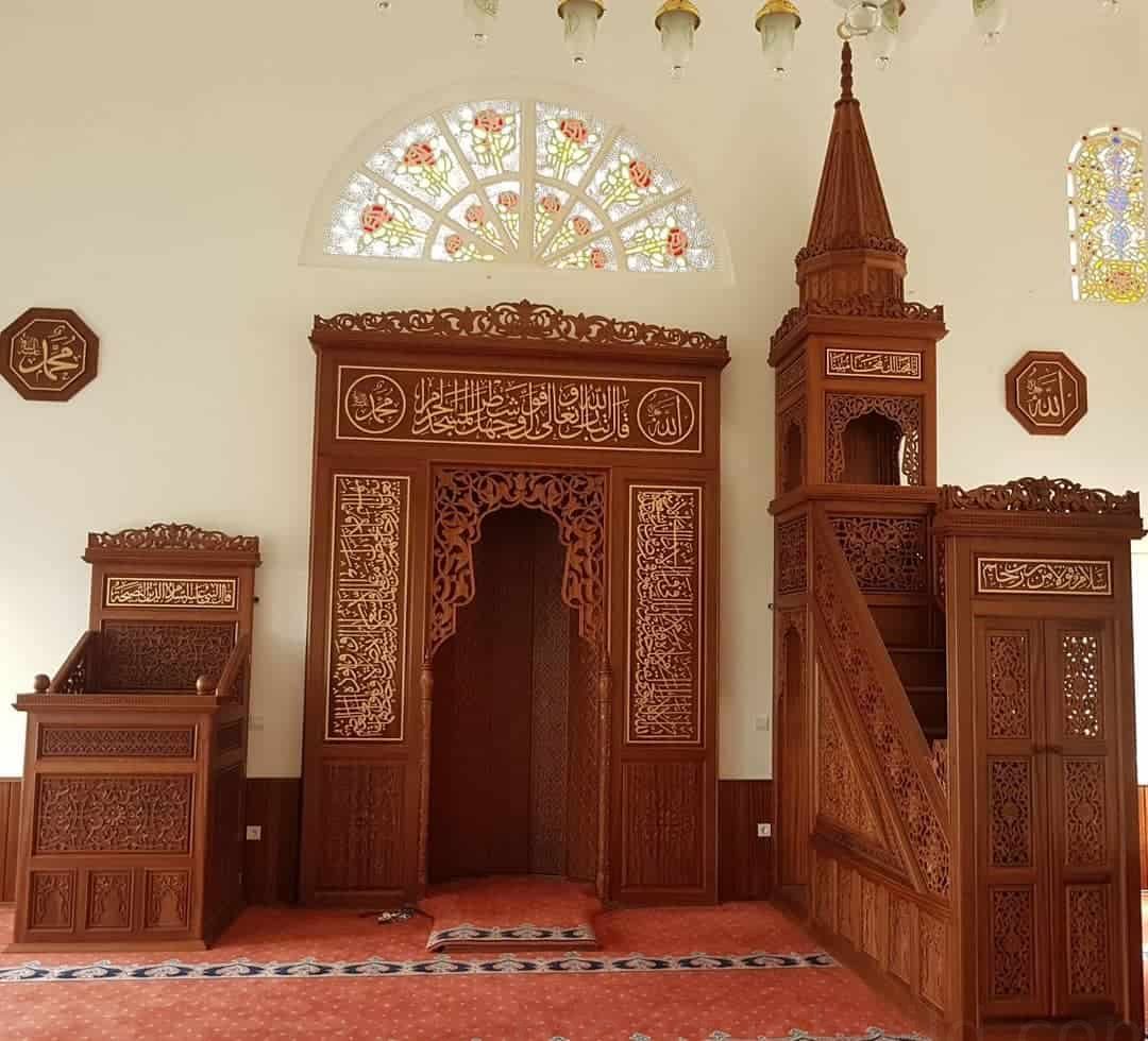 Wooden Mosque Mihrab and Minbar and Dais Set – WP-07 | MosqueBuild Wooden Mosque Mihrab and Minbar and Dais Set – WP-07