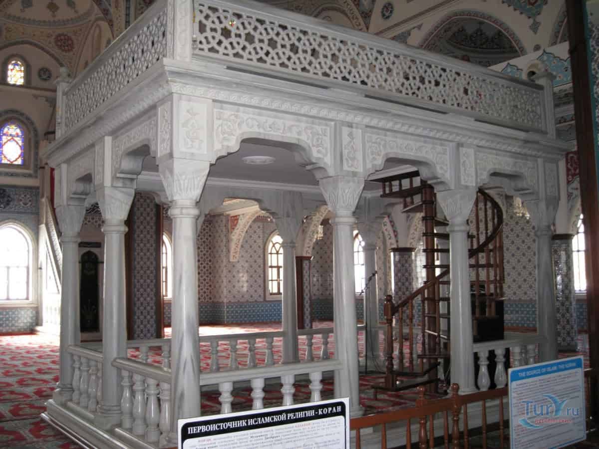 Marble Mosque Muezzin Platform – MMP-03 | MosqueBuild Marmor-Muezzinpodest – Modell MMP-03