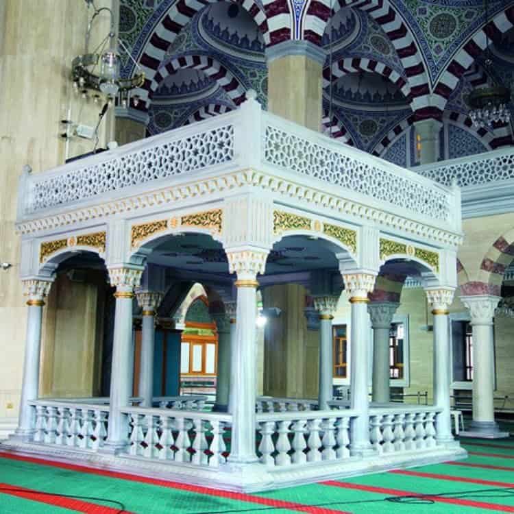 Marble Mosque Muezzin Platform – MMP-16 | MosqueBuild Marmor-Muezzinpodest – Modell MMP-16