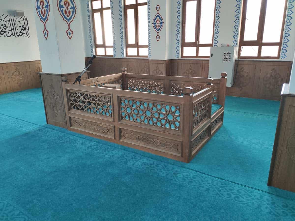 Wooden Mosque Muezzin Platform – WMP-07 | MosqueBuild Holz-Muezzinpodest – Modell WMP-07