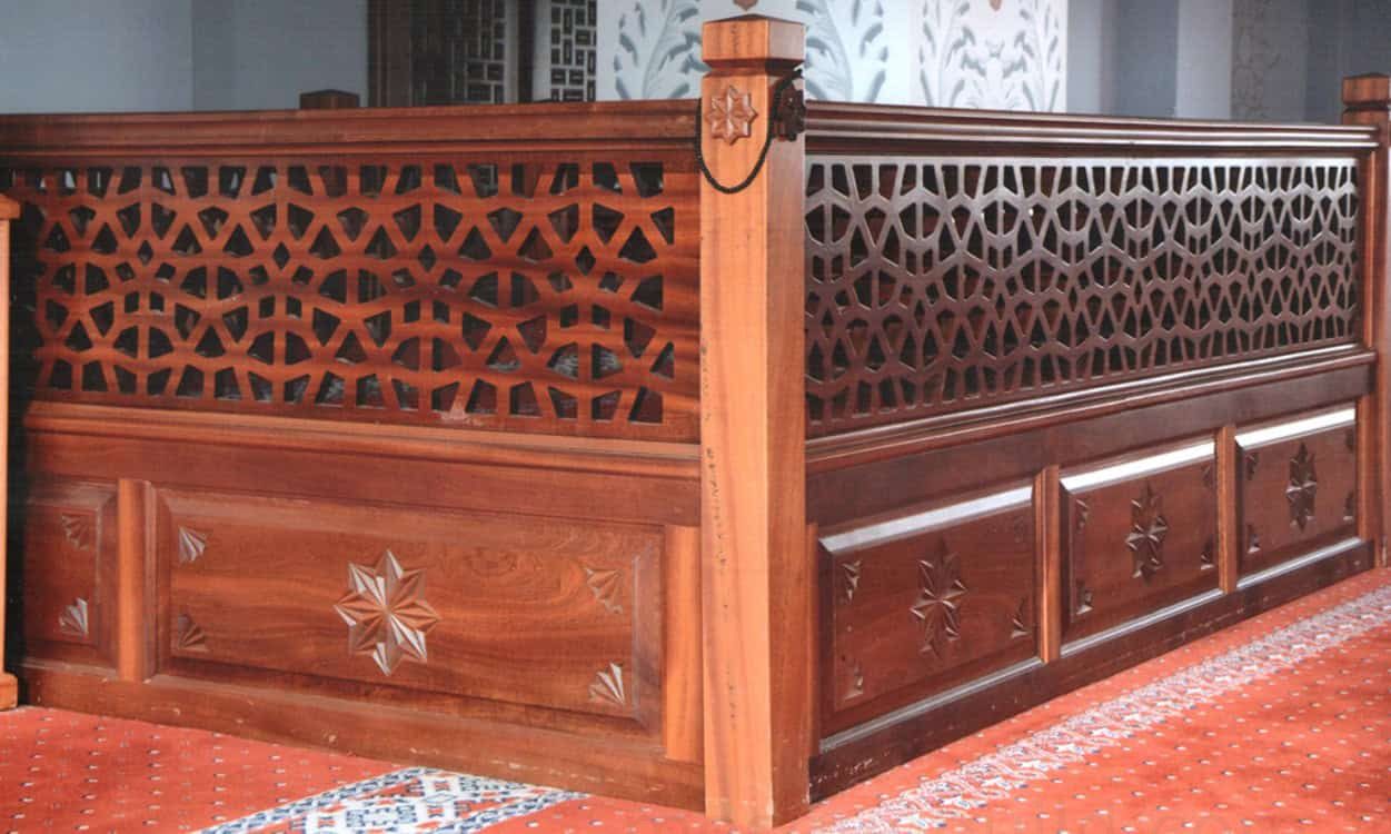Wooden Mosque Muezzin Platform – WMP-11 | MosqueBuild دكة مؤذن خشبية – موديل WMP-11