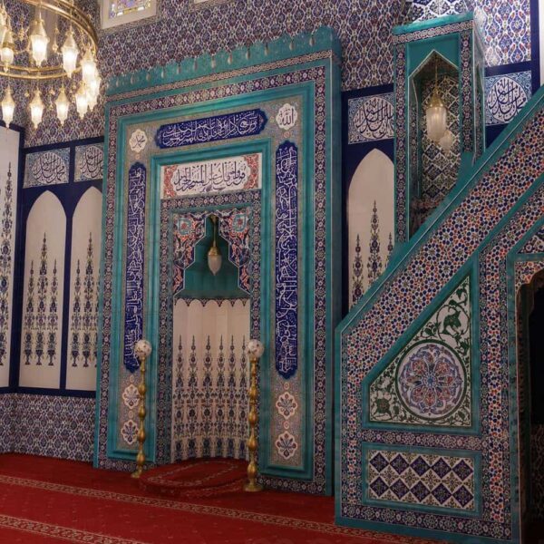 محراب مسجد مكسو بالبلاط الزخرفي – الموديل TA-02 – عرض تفصيلي 1
