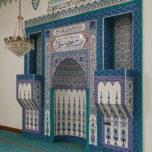 Tile Mosque Mihrab, Minbar and Dais Set – Model TST-0007 – detail view 2