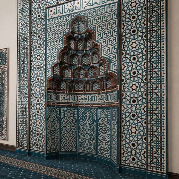 تصميم محراب مسجد بالبلاط والزخارف — تطبيق داخل المسجد