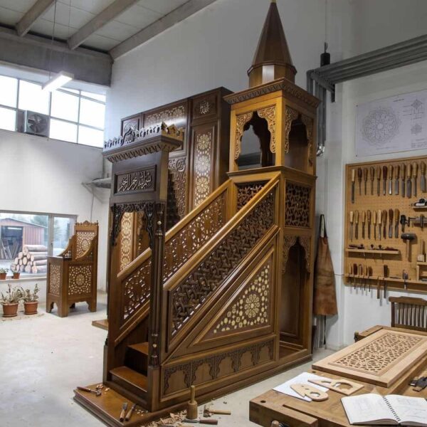 Islamic Wooden Khutbah Pulpit – detail view 3