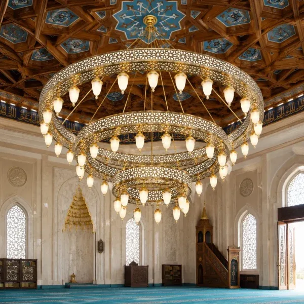 Messing-Kronleuchter für Moscheen — Anwendung im Moschee-Innenraum