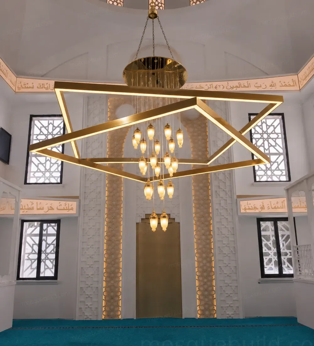 تصميم سقف المسجد وتنسيق الإضاءة — المنظر الرئيسي